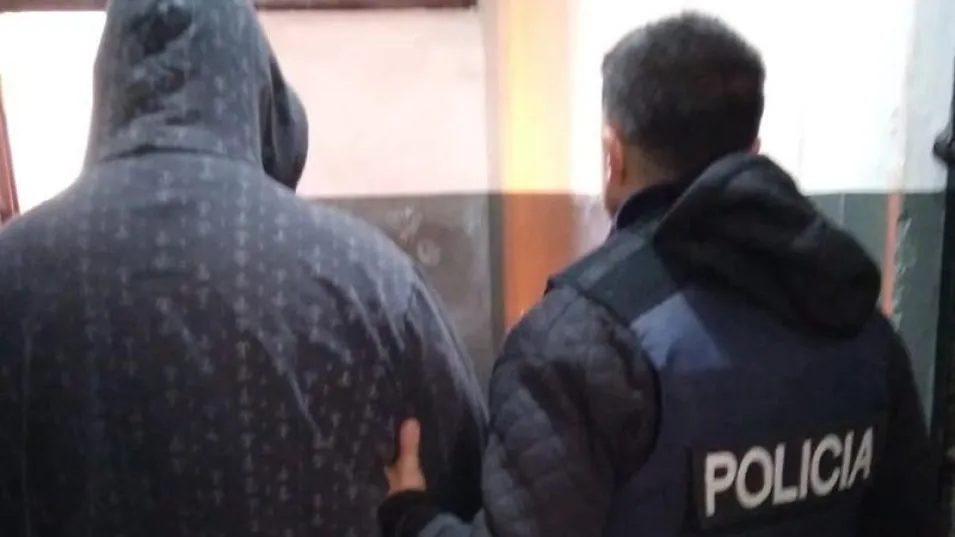 El condenado en este proceso abreviado sigue preso en el penal de varones de Azul. Su detención data de principios del mes de mayo del año 2022.  EPDS AZUL