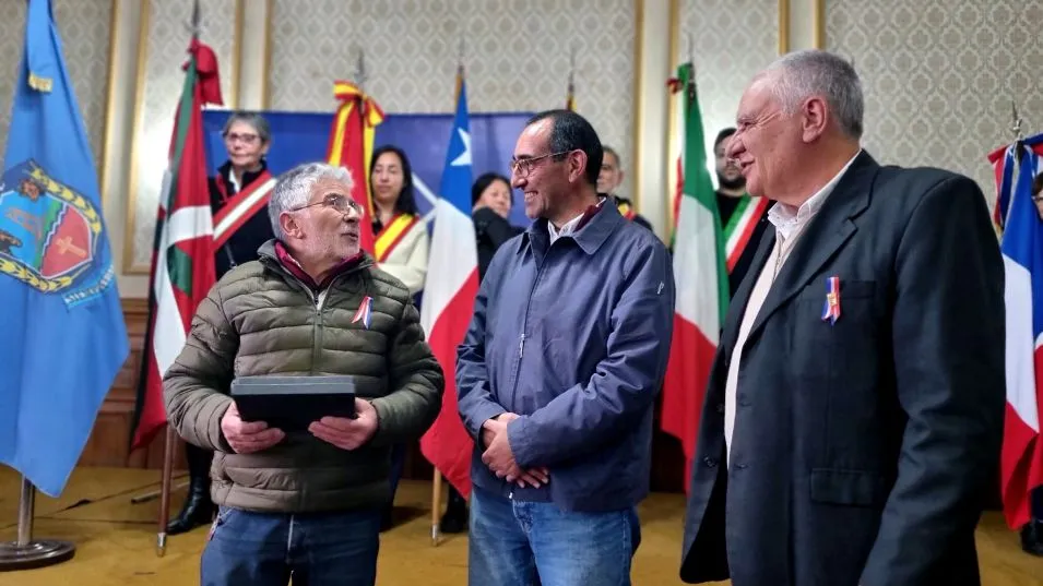 Acto por un nuevo aniversario de la República de Francia