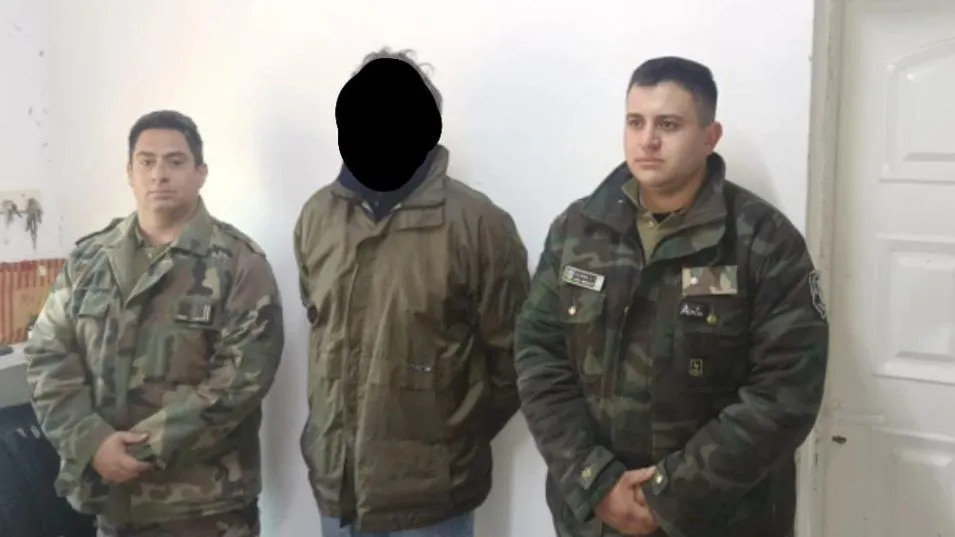 Encargado de un campo, un hombre está detenido por dos hechos de abigeato ?agravado?. FOTO: CPR TAPALQUÉ/PBA