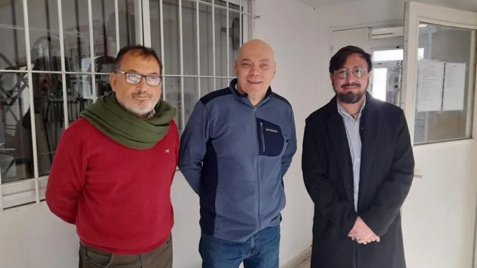 El Jefe Distrital de Educación David Díaz, el Director Provincial de Educación Técnico Profesional Ricardo De Gisi y el Director de Educación del Municipio de Azul, Bernardo Valdez.