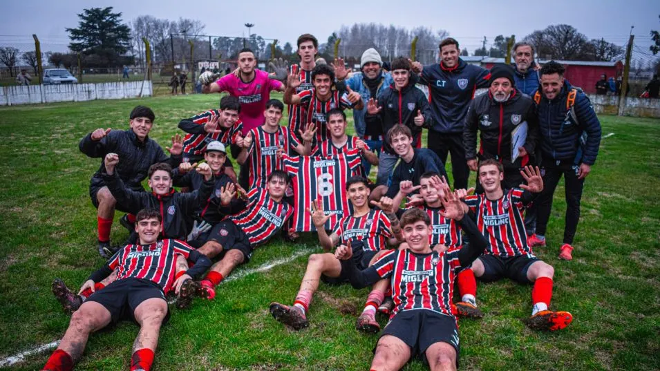 Reserva: Chacarita   ganó la primera final 