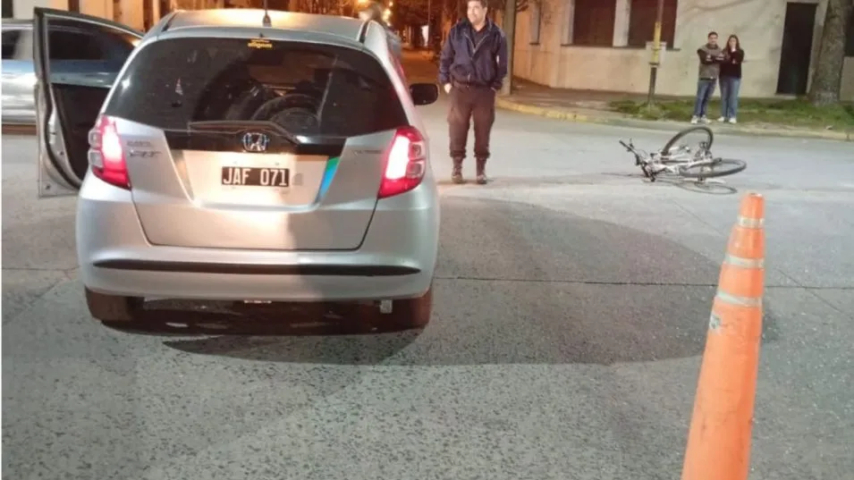 Por un siniestro vial sucedido en Mitre y Alvear una mujer seguía internada. FOTO: EPDS AZUL/PBA