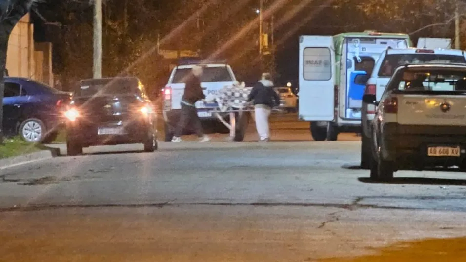 El varón y la mujer que iban en la moto resultaron con diferentes traumatismos por los que seguían internados. FOTO: EL TIEMPO