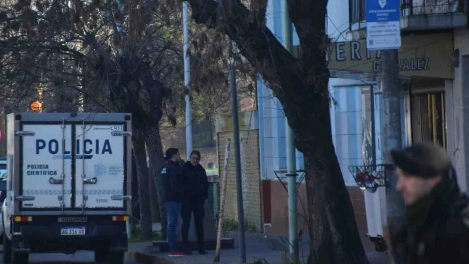 El joven fue hallado anteayer sin vida en uno de los calabozos de la comisaría primera de Olavarría. FOTO: EN LÍNEA NOTICIAS