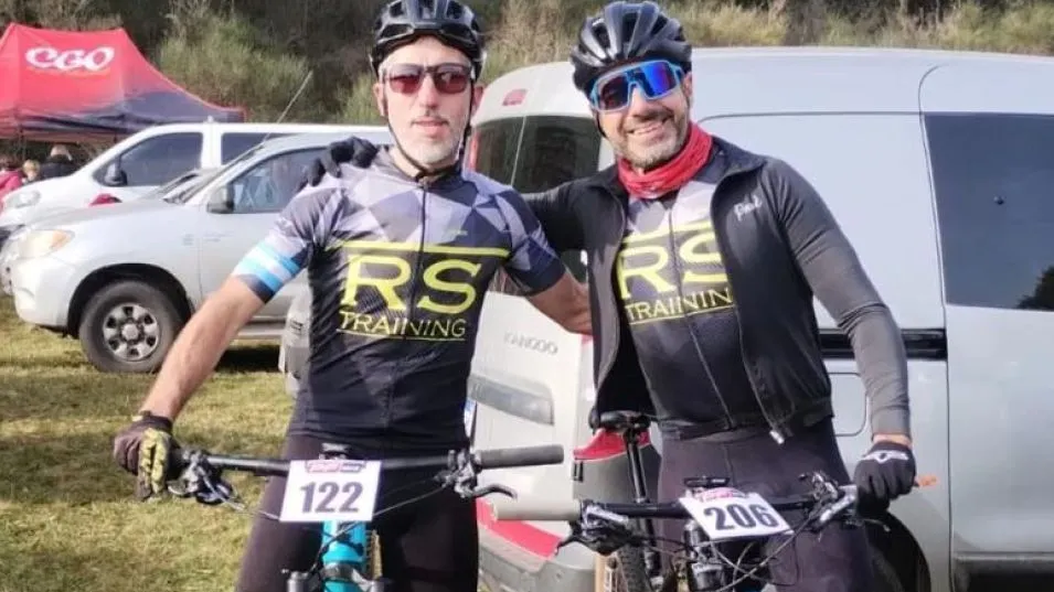 Federico Torras y Ramiro Sottile fueron dos de los azuleños que participaron en la 4° edición de esta competencia que tuvo su epicentro en el cerro La Barrosa. 