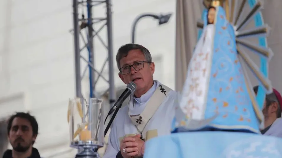 García Cuerva remarcó en el día de San Cayetano que "la responsabilidad de que estemos mal es de todos"