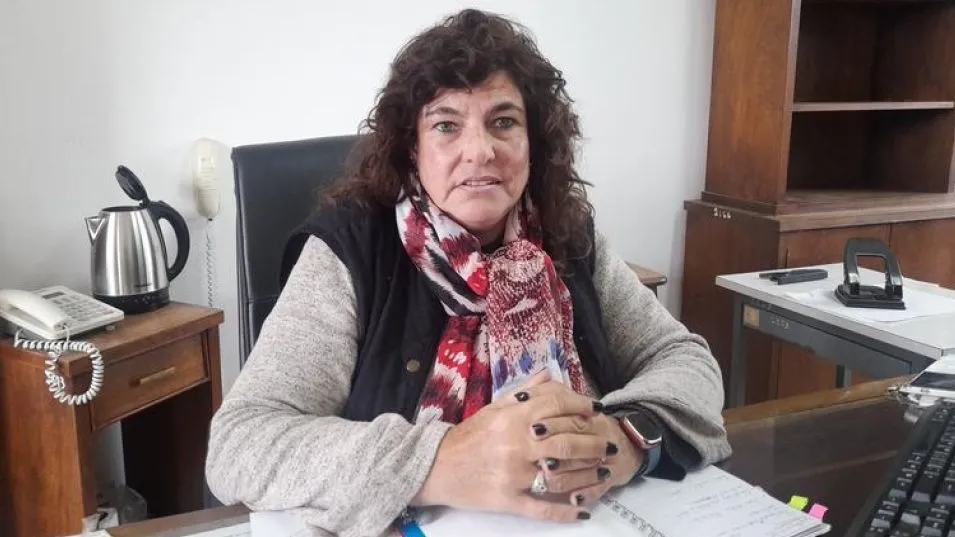 La Jefa de Departamento de Zoonosis Rurales Azul, Karina Watralik, el día que recibió en su oficina a diario EL TIEMPO.    AGUSTÍN SCALCINI