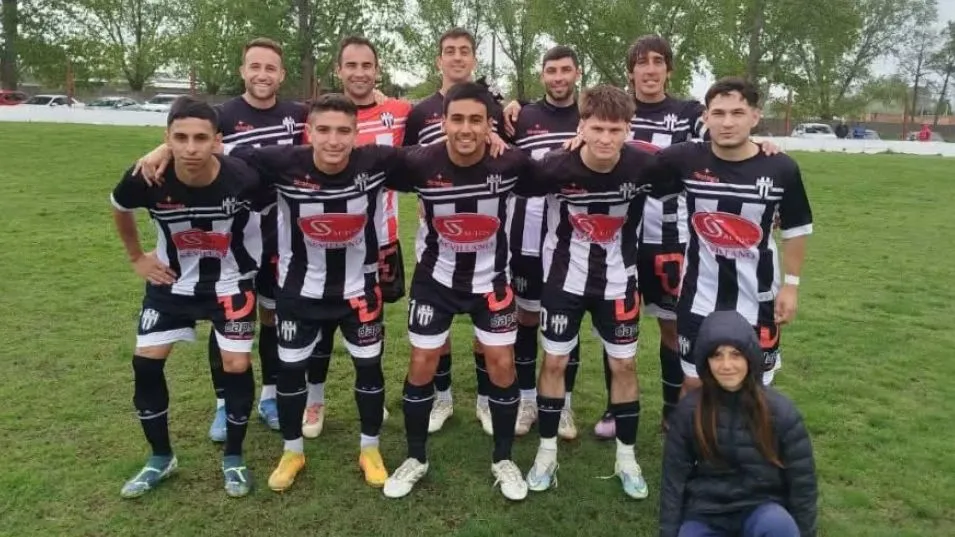 Alumni Azuleño es el puntero de la Zona A. Foto: gentileza Facebook Ponzoña.