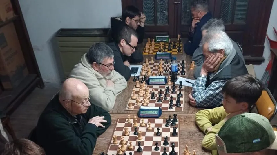   El torneo Oficial "A" tiene tres punteros