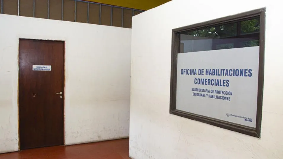 En distintos municipios se han implementado regímenes de Habilitaciones Exprés o de Habilitación en un Día, señaló el concejal Puyou al presentar su proyecto.  NACHO CORREA