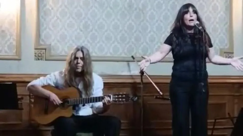 El sábado se presentó Paulina Maumús y Guillermo Robledo en el Salón Cultural. 