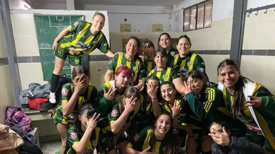 Las chicas de Piazza superaron a Vélez por 3 a 0 y se mantienen en lo más alto de la tabla.