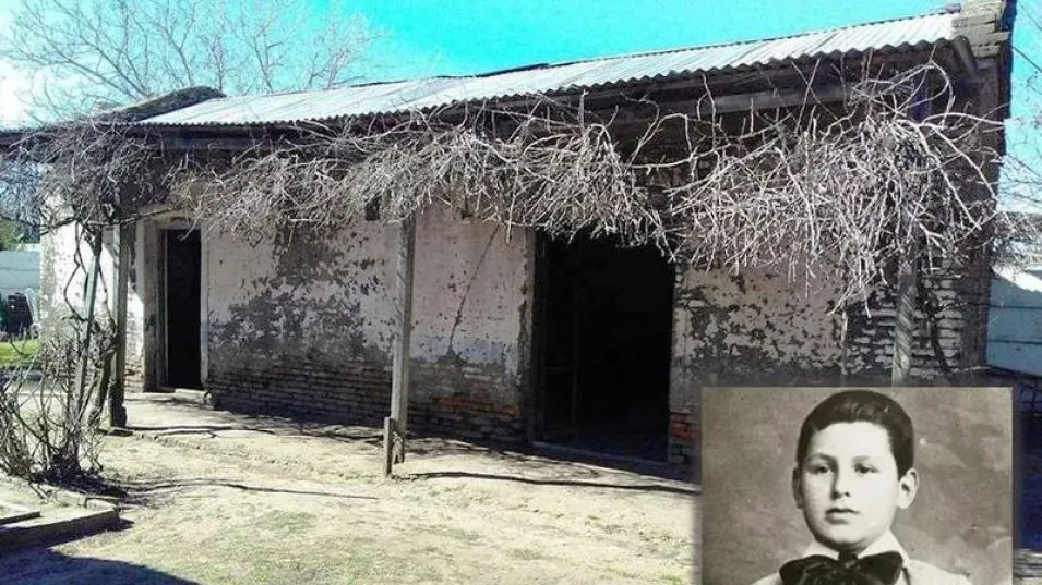 El rancho de adobe y paja donde nació Perón en Roque Pérez. Tenía dos habitaciones y piso de tierra.  