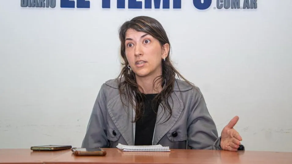 La actual prosecretaria del Colegio de Psicólogos Distrito VIII, Mariana Moneta, durante la entrevista que le concedió a diario EL TIEMPO.    NACHO CORREA