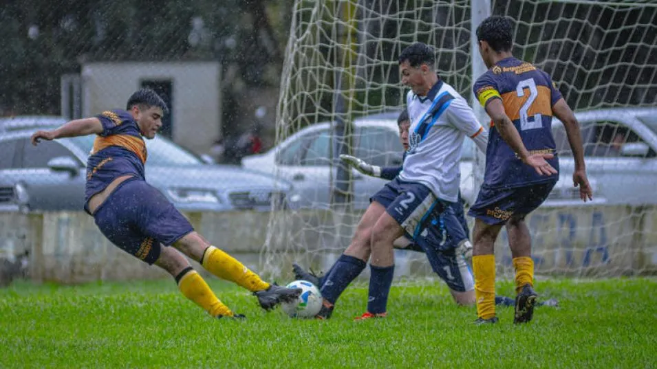 Cemento superó a Boca por 3 a 0 y en la última fecha ambos pelearon por quedarse con el último lugar disponible en la zona A para los cuartos de final.  FOTO: NICOLÁS MURCIA