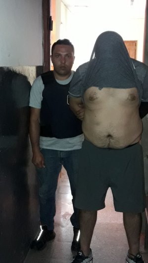 Condenaron a un comerciante que en su auto llevaba una pistola calibre 45