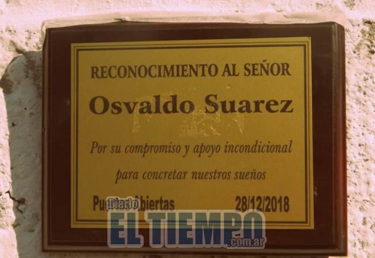 Descubrieron una placa en agradecimiento a un vecino
