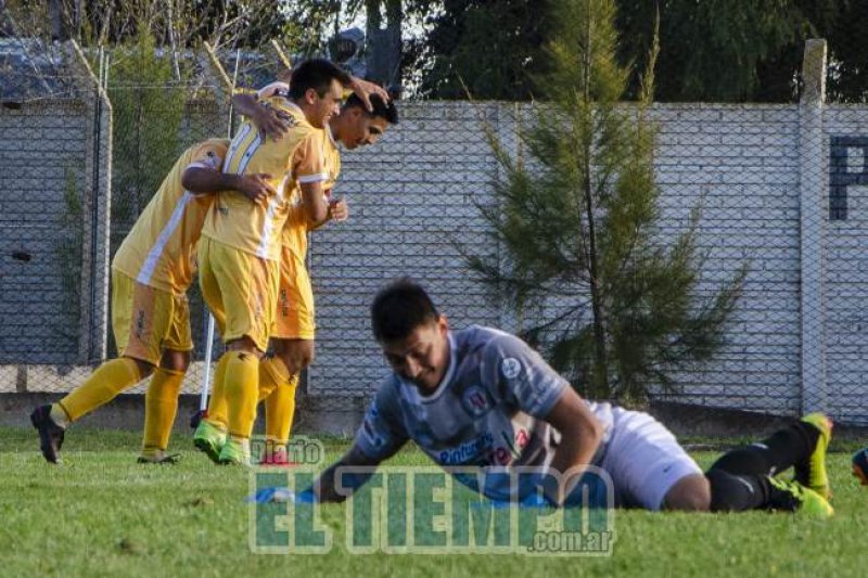 Vélez logró un punto entre la agonía y la polémica