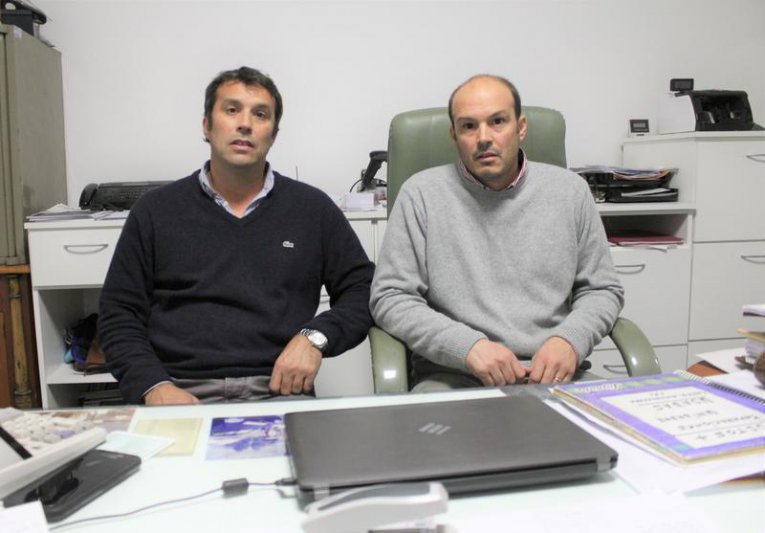 Sello oficial de  la firma Renault