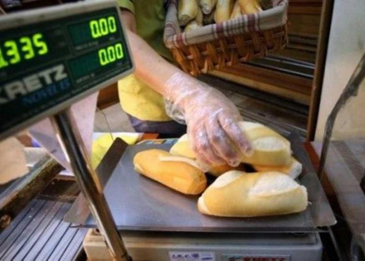 Panaderos "legales" azuleños resisten  un nuevo incremento del precio del pan