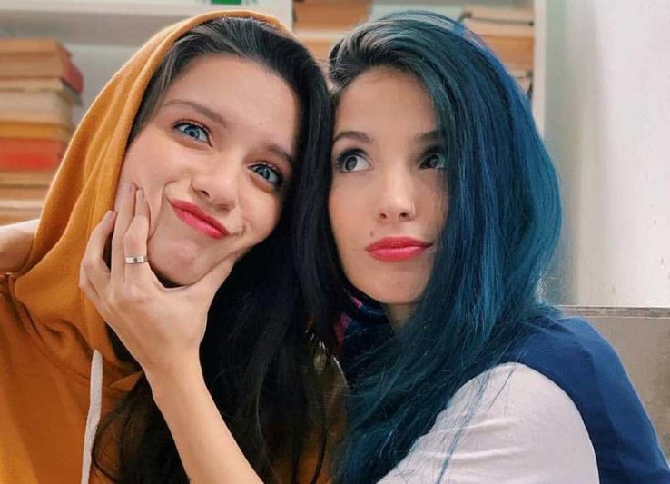 "Casi perfectas" con las youtubers  Mica Suárez y Angie Velasco
