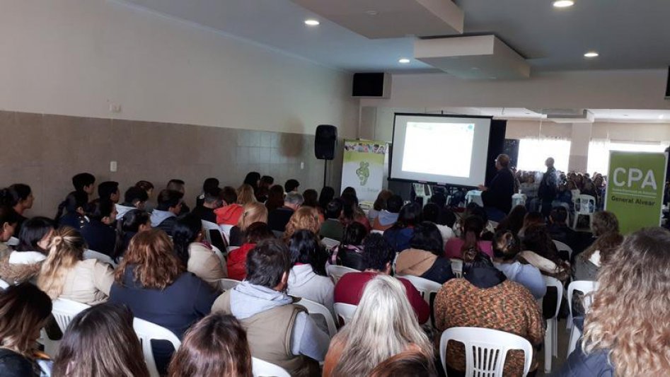 Charla sobre Prevención de Suicidio en Adolescentes