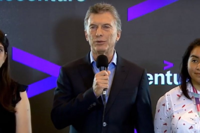 Macri destacó su política portuaria y volvió a apuntar contra el Gobierno anterior
