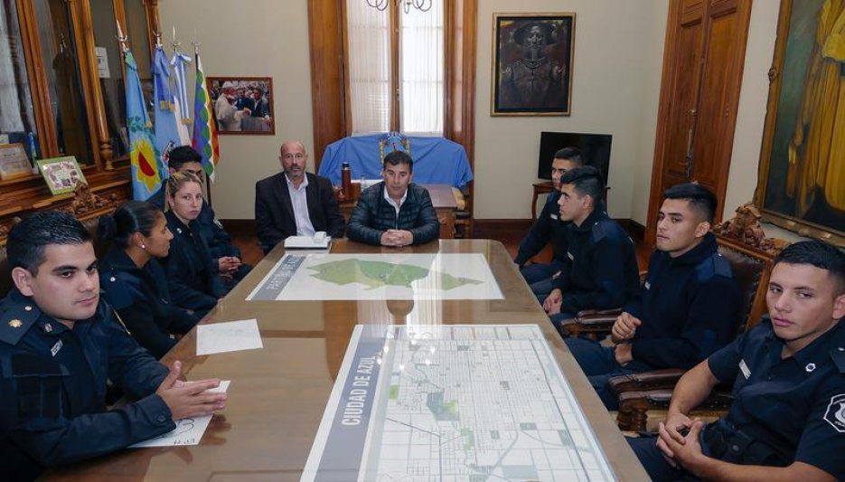 Encuentro con nuevos policías