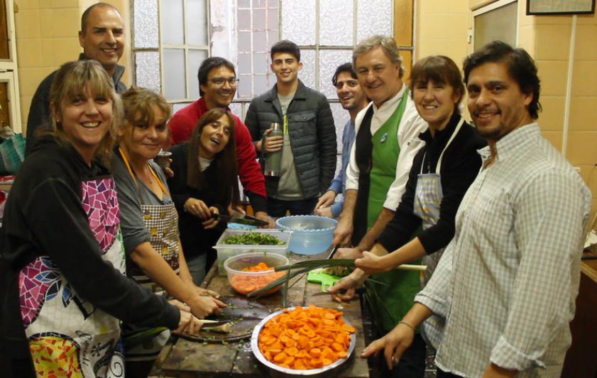 Exitosa buseca solidaria