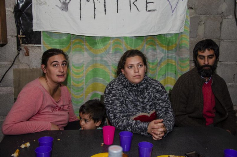 "Ver a los chicos venir con el tuppercito para  llevarse la comida a sus casas, es muy triste"