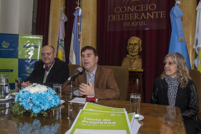"Para cada beneficiario que recibe su  escritura es un hecho muy importante "