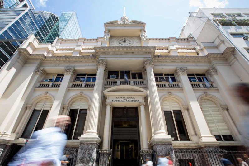 La tasa de interés de referencia quedó en 70,74%