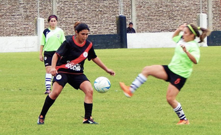 Sportivo Piazza goleó y mantiene el liderazgo