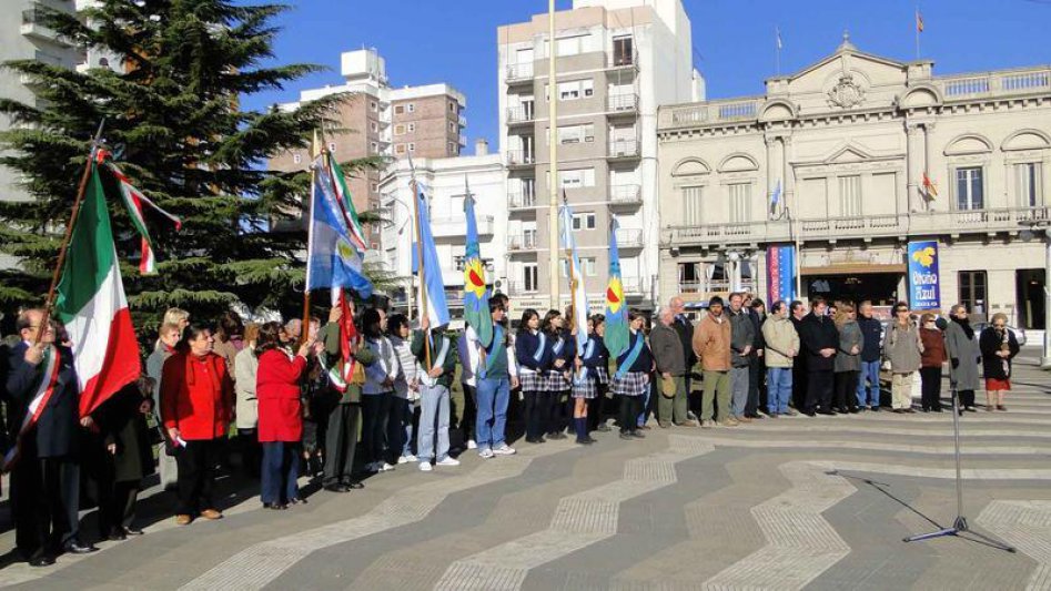 Acto por el nuevo aniversario  de la República de Italia