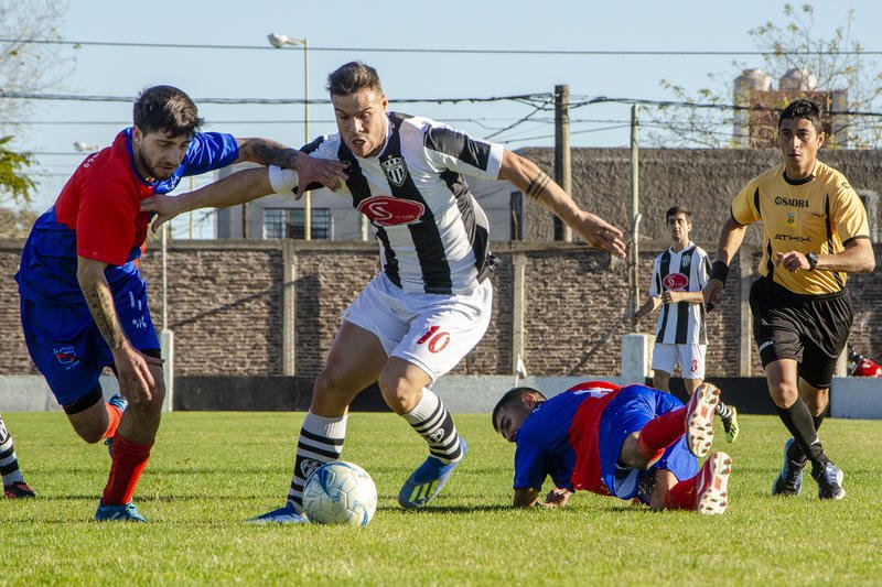 De un partido que no dio nada, salió la clasificación albinegra