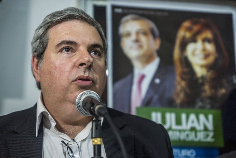 ¿Se abre una interna en el Peronismo azuleño? 