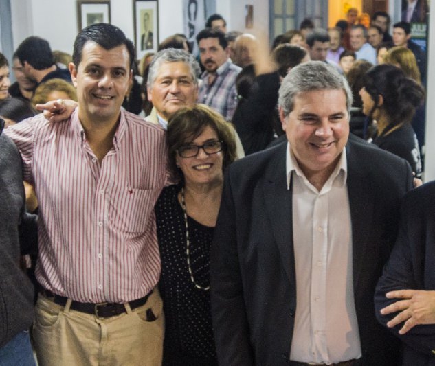 ¿Se abre una interna en el Peronismo azuleño? 