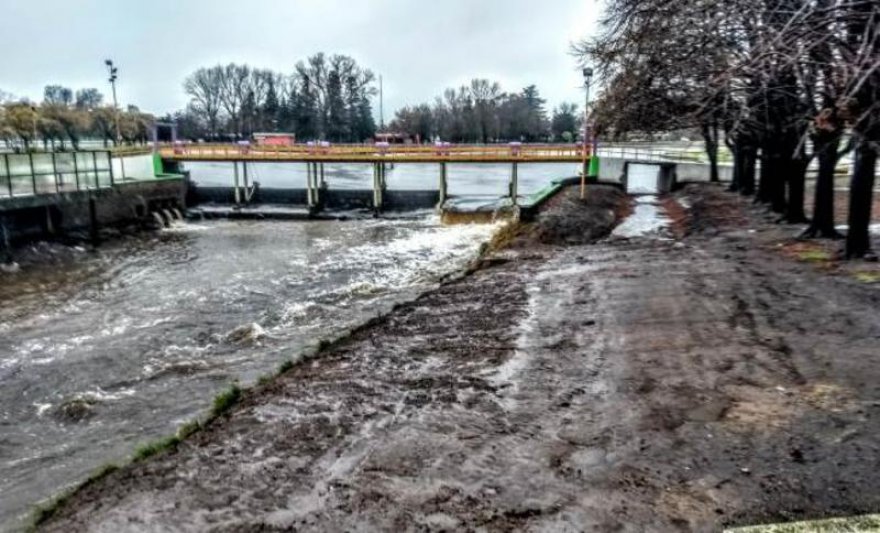 En Azul, las lluvias generaron inconvenientes  en algunos barrios, pero ninguno a gran escala