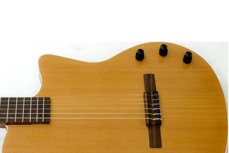 "Hay gente que pinta, hay gente que  sale a correr y yo hago guitarras"