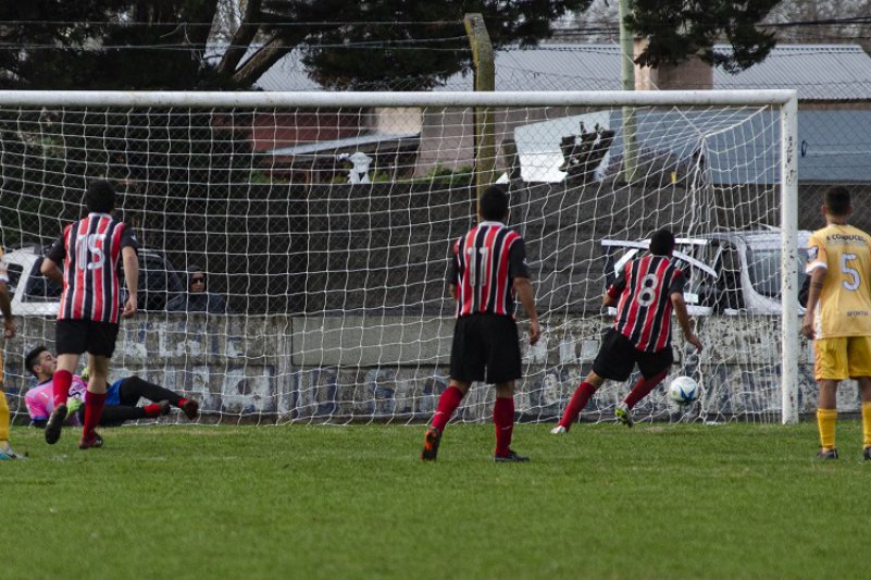 Chacarita se aseguró el uno
