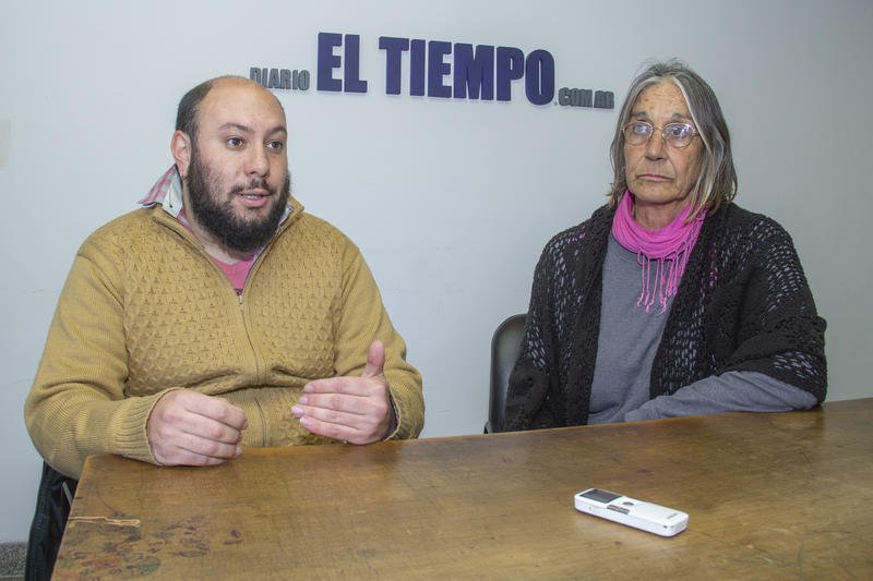 "Macri y Cristina son sólo nombres, ya que representan  posiciones políticas que tienen como mandante al FMI" 