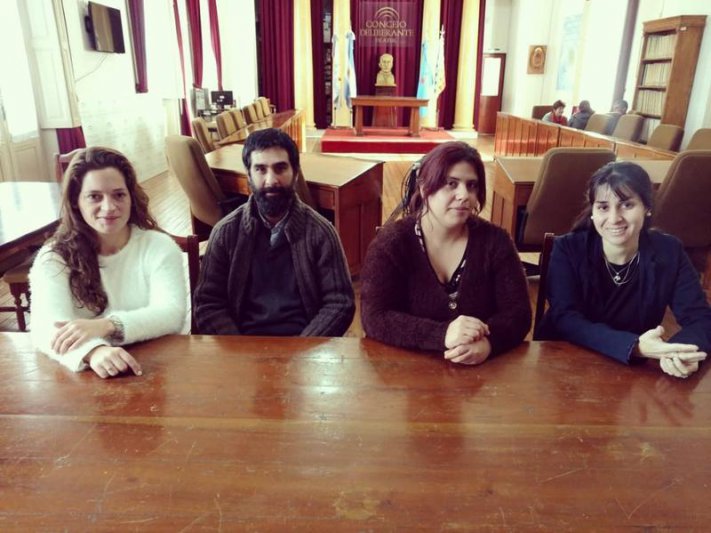 Estudiantes del Profesorado de Ciencias Políticas  I. S. F. D Y T N° 2 preparan un simulacro de UNASUR