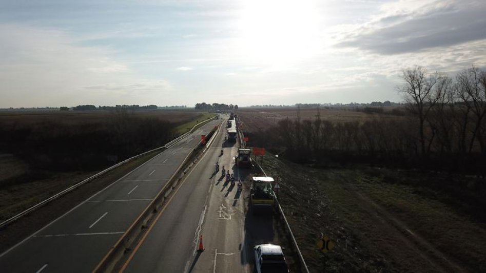 Comenzó la rehabilitación integral de  la ruta que conecta a Azul y Olavarría