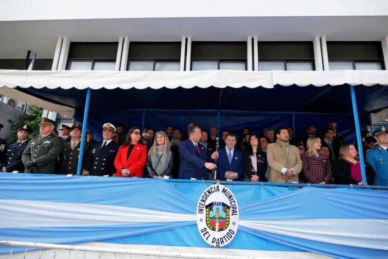 "Hoy debemos asumir el compromiso de seguir  construyendo un país solidario, honesto y justo"