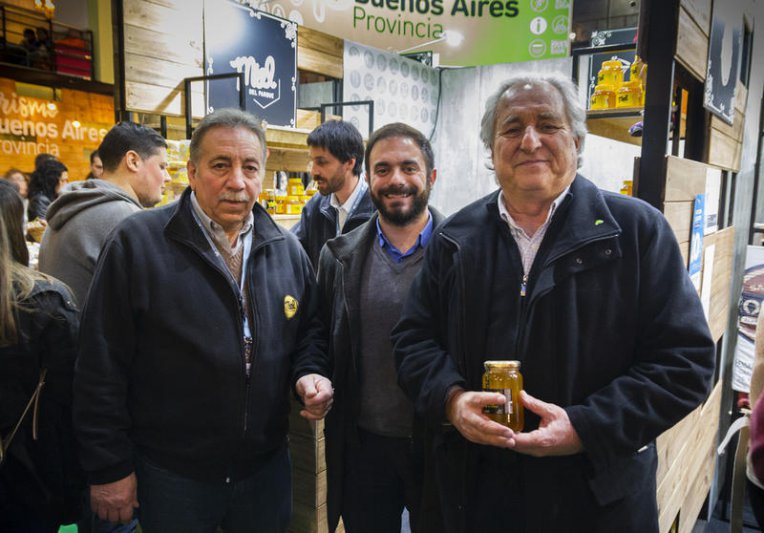 Azul se presentó en Caminos y Sabores