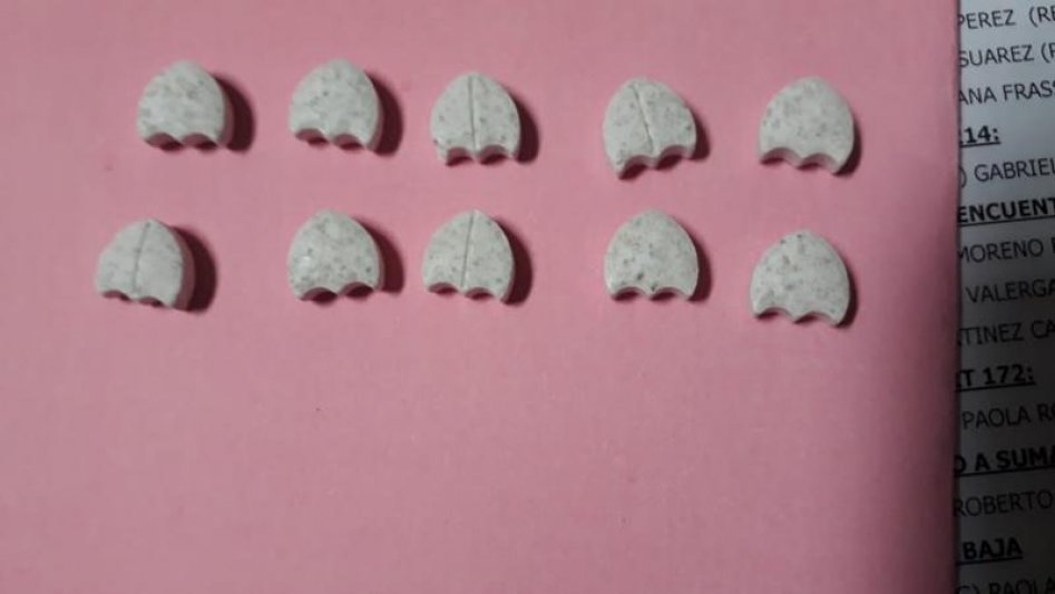Llevaba pastillas de éxtasis a la  cárcel para un preso: arrestada