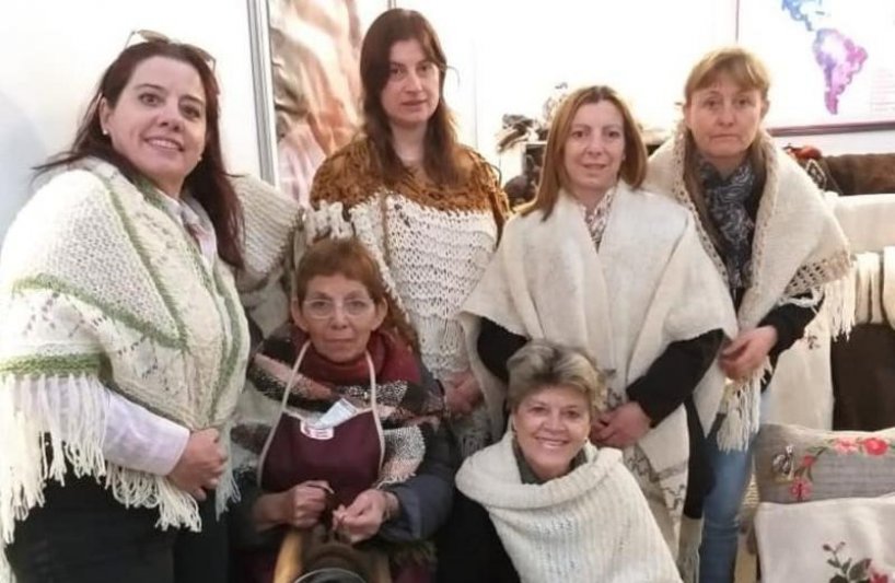 Hilados del Azul participó en  la feria "Caminos y Sabores"