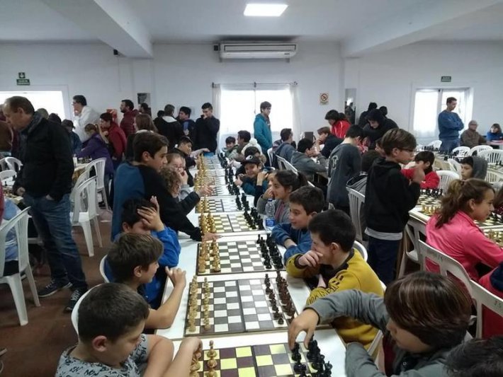 Buena actuación de alumnos de la Escuela Municipal en Saladillo