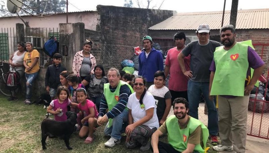 Más de una tonelada entre ropa y  Alimentos, se entregó al Chaco