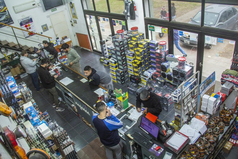 Los beneficios de contar con un comercio de  repuestos de electricidad del automotor en Azul